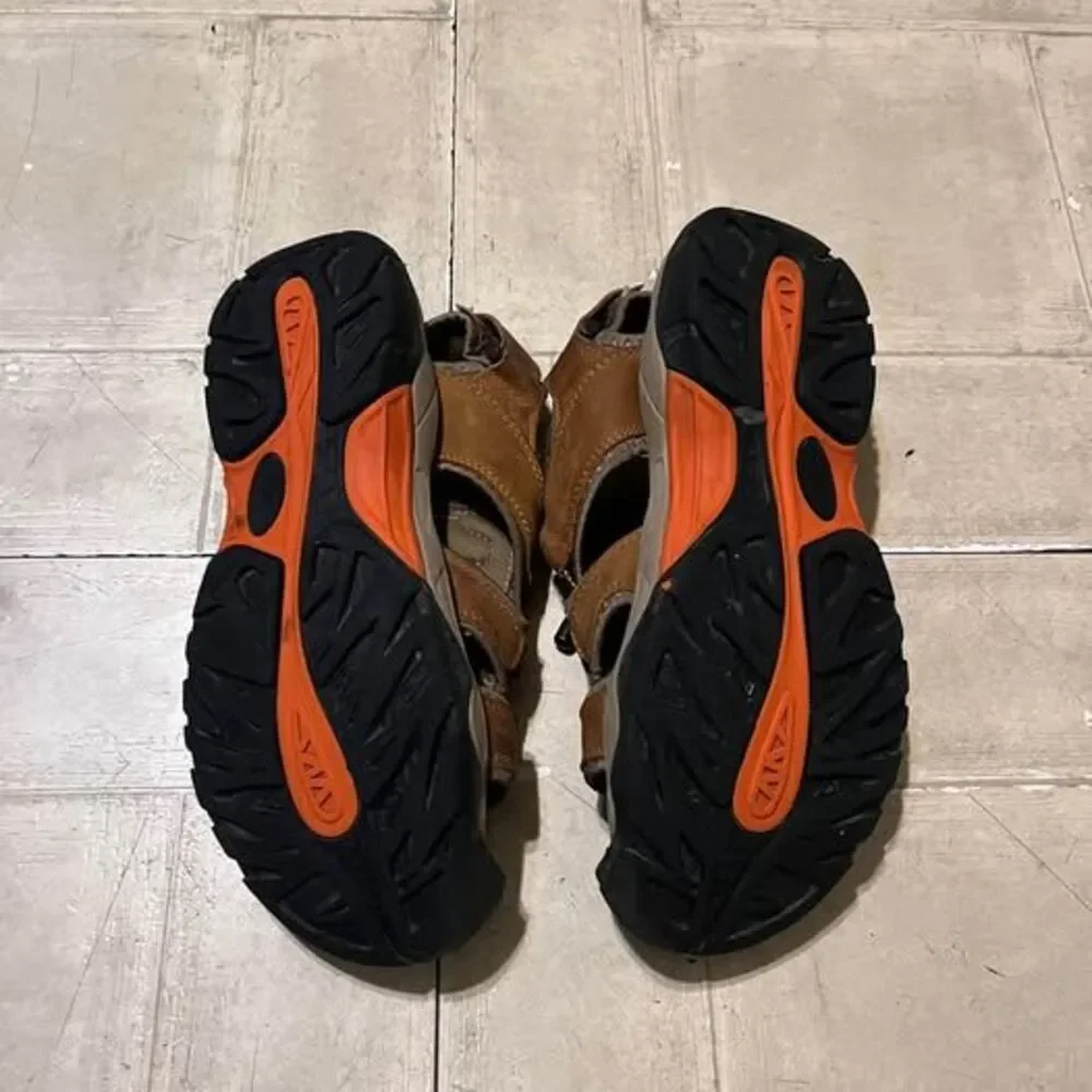 Hiking sandals size 42 (size 9)